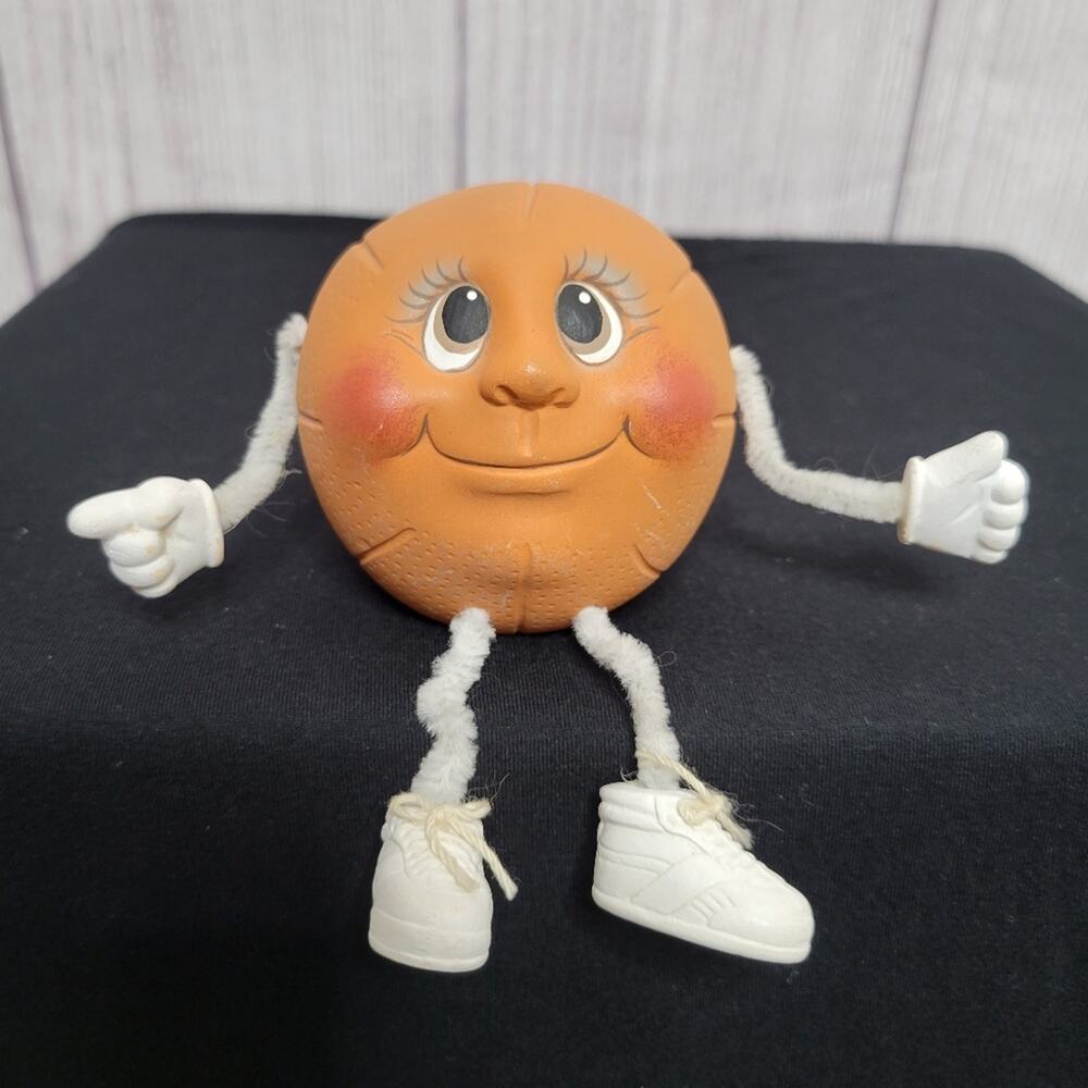 Vintage 80s Kitschy Anthromorphic Ceramic Basketball Dude Shelf Sitter